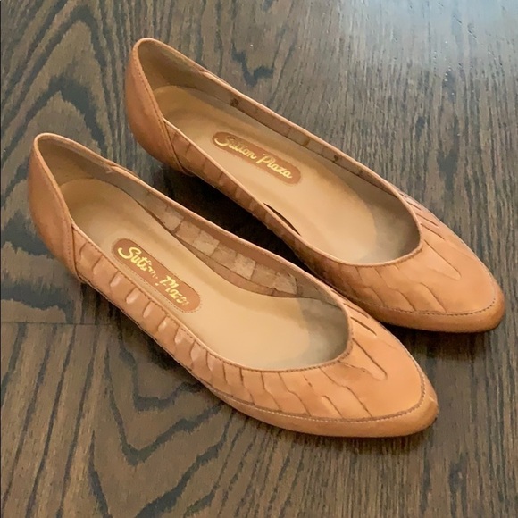 Sutton Plaza Hand made in Brazil leather tan wedge - Picture 3 of 8